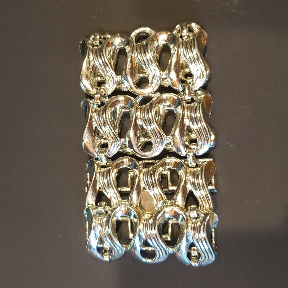 Silvertone bracelet